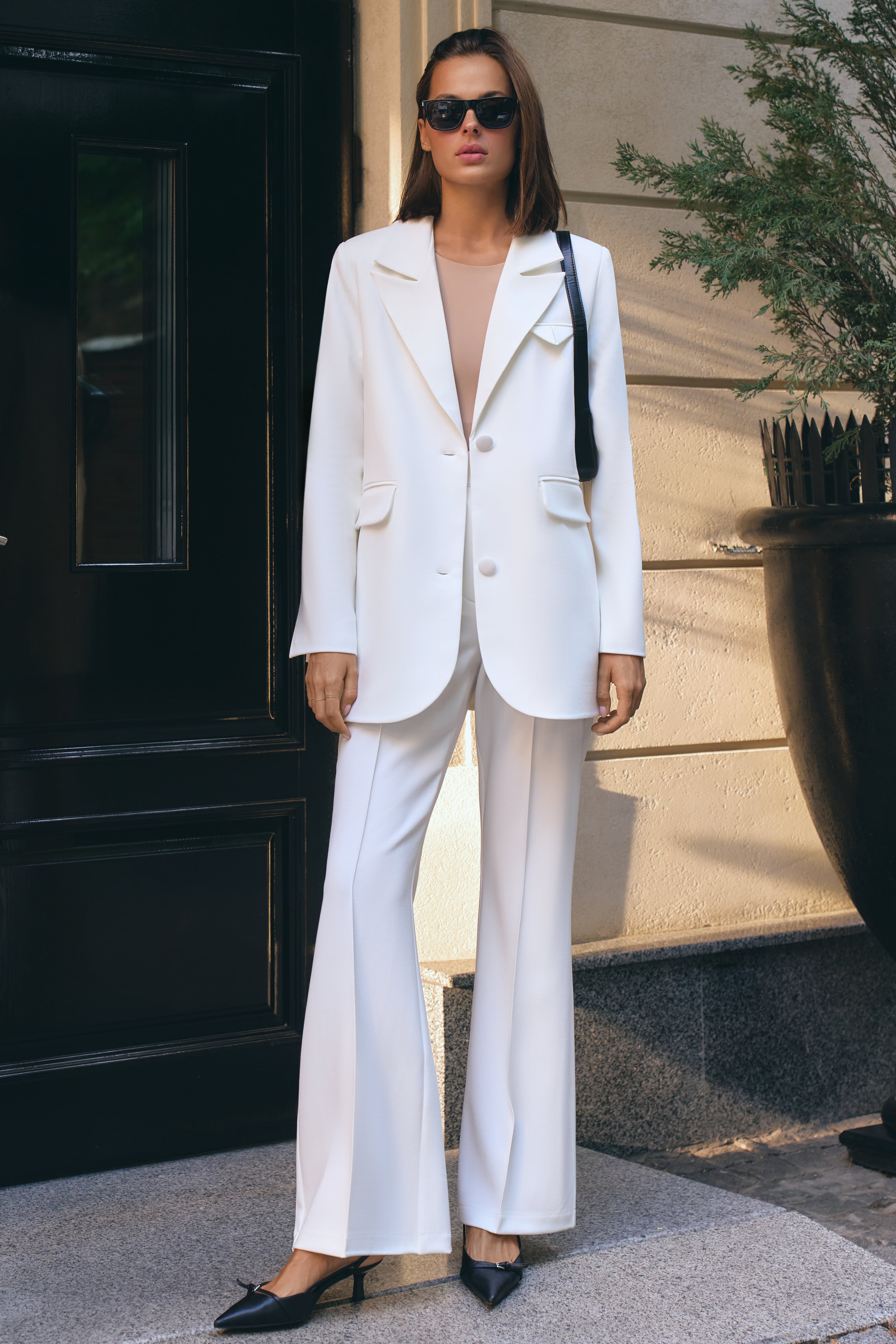 Однобортный oversize блейзер из костюмной ткани с поясом BL49702