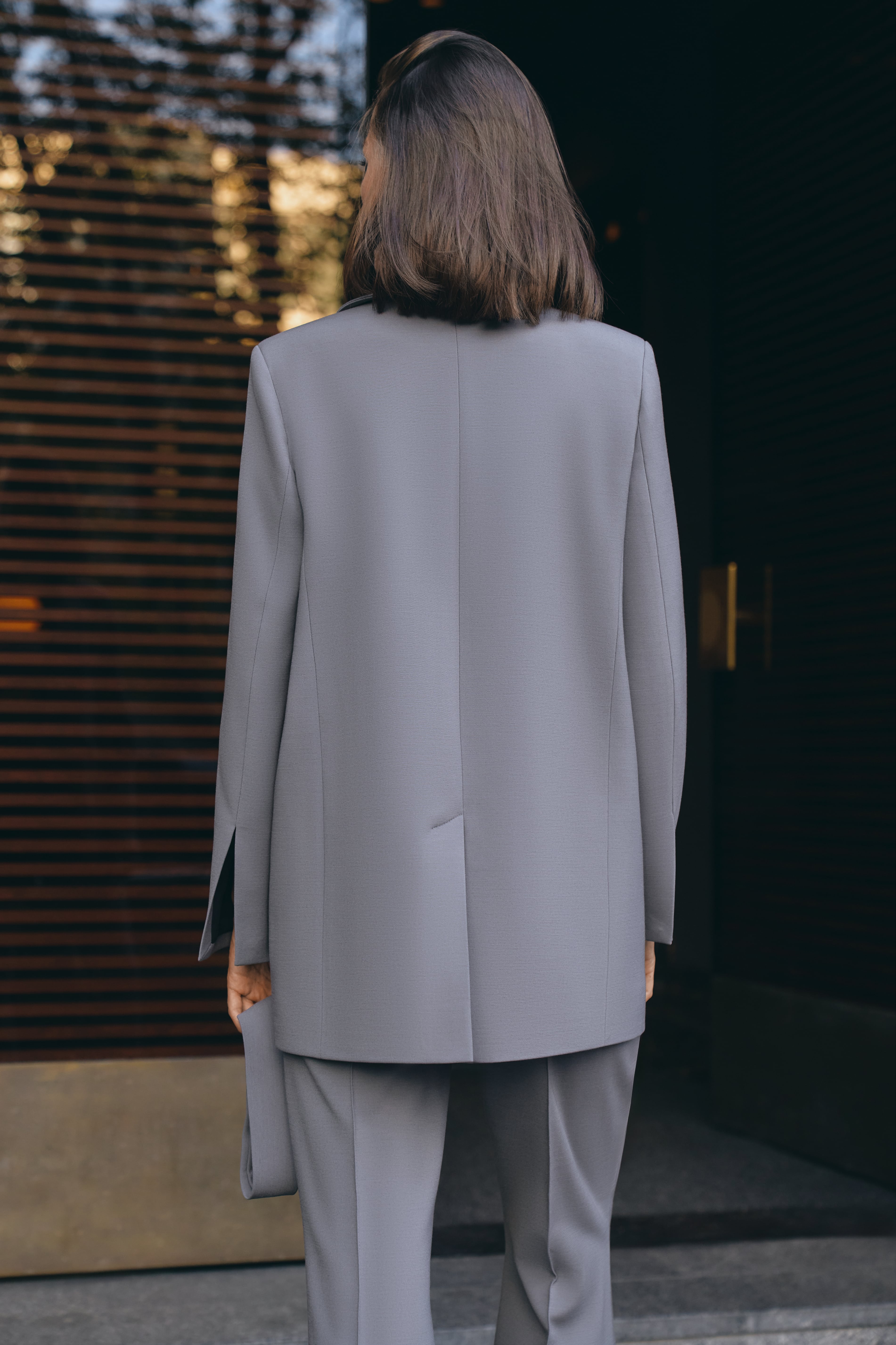 Однобортный oversize блейзер из костюмной ткани с поясом BL49703