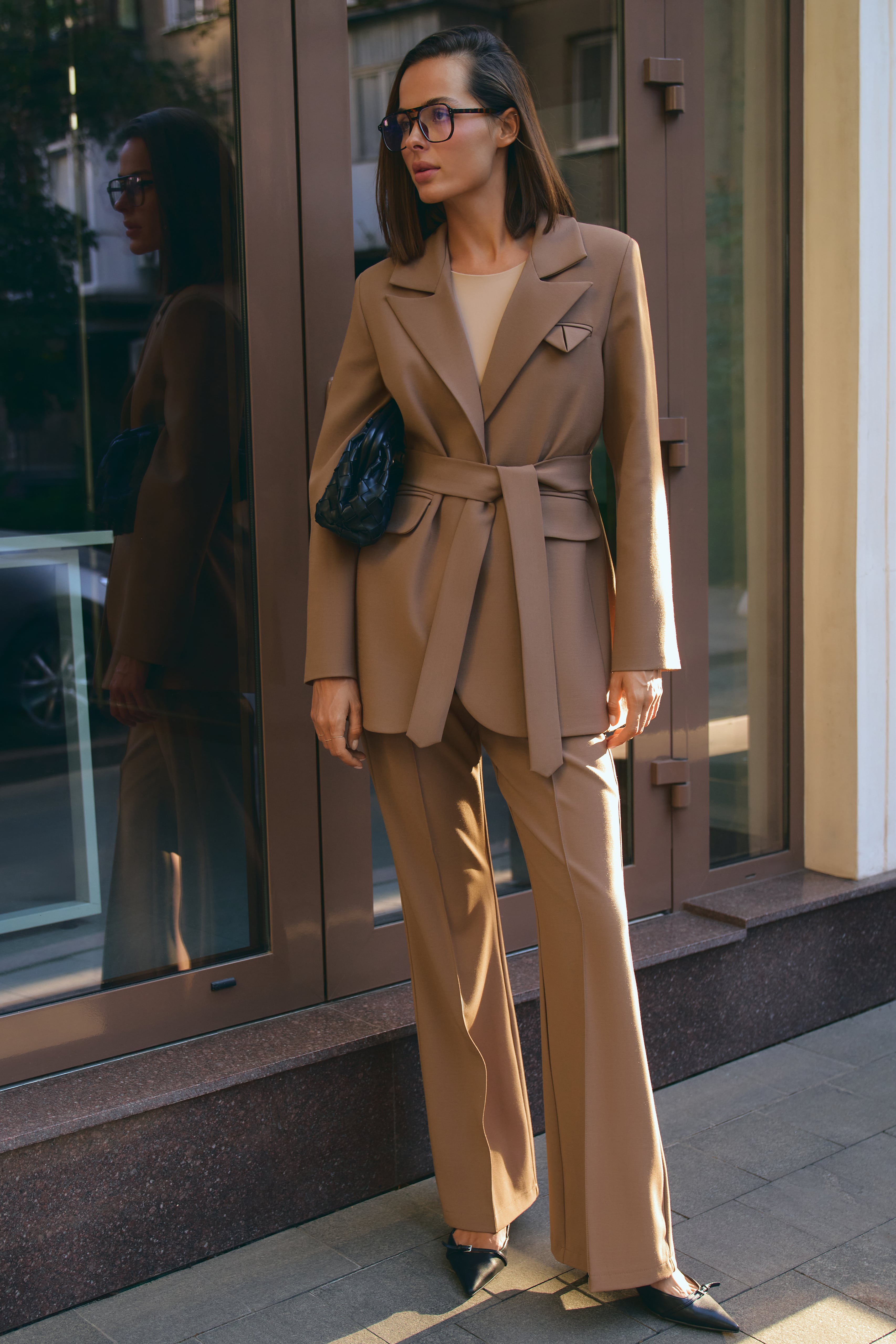 Однобортный oversize блейзер из костюмной ткани с поясом BL49708