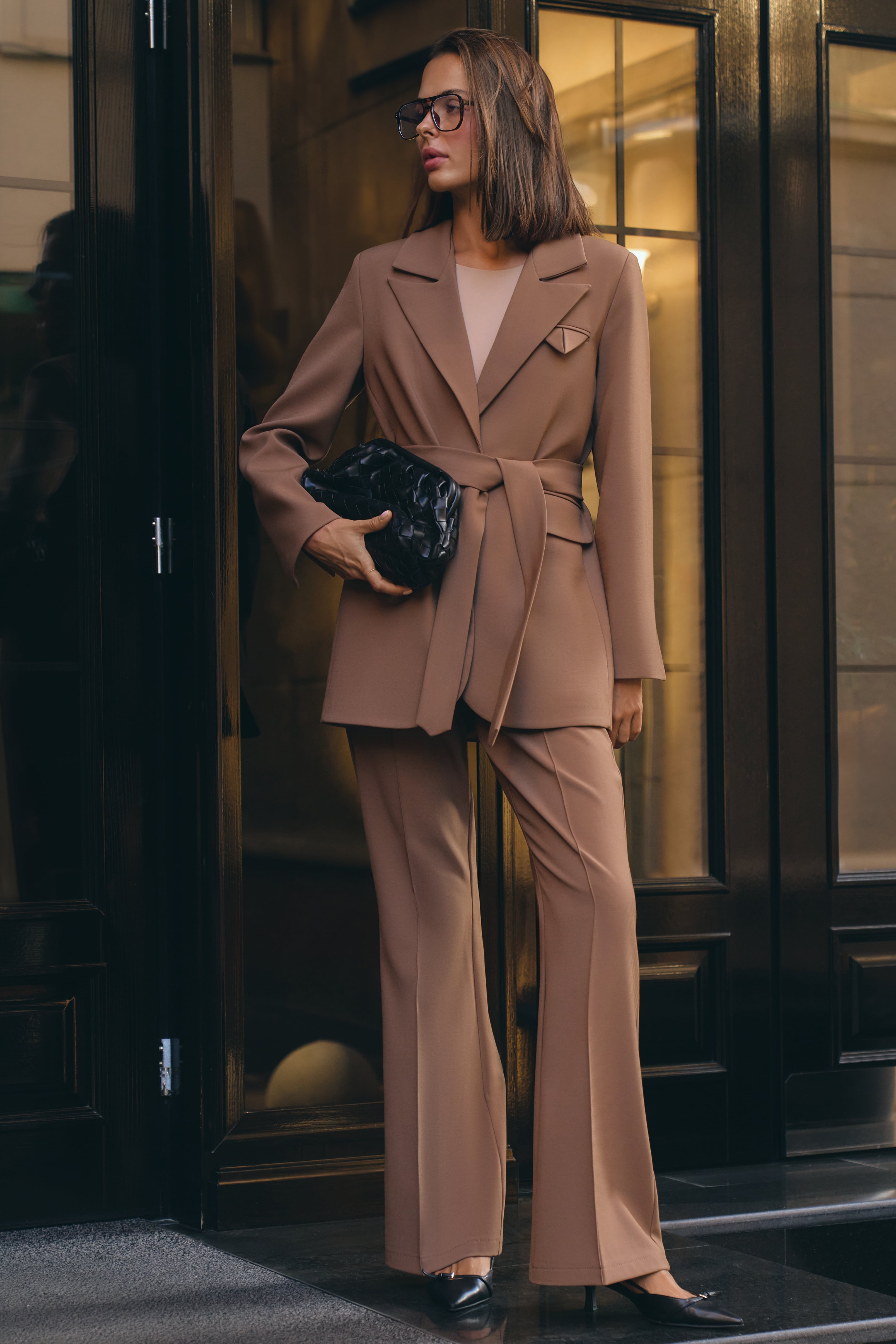 Однобортный oversize блейзер из костюмной ткани с поясом BL49708