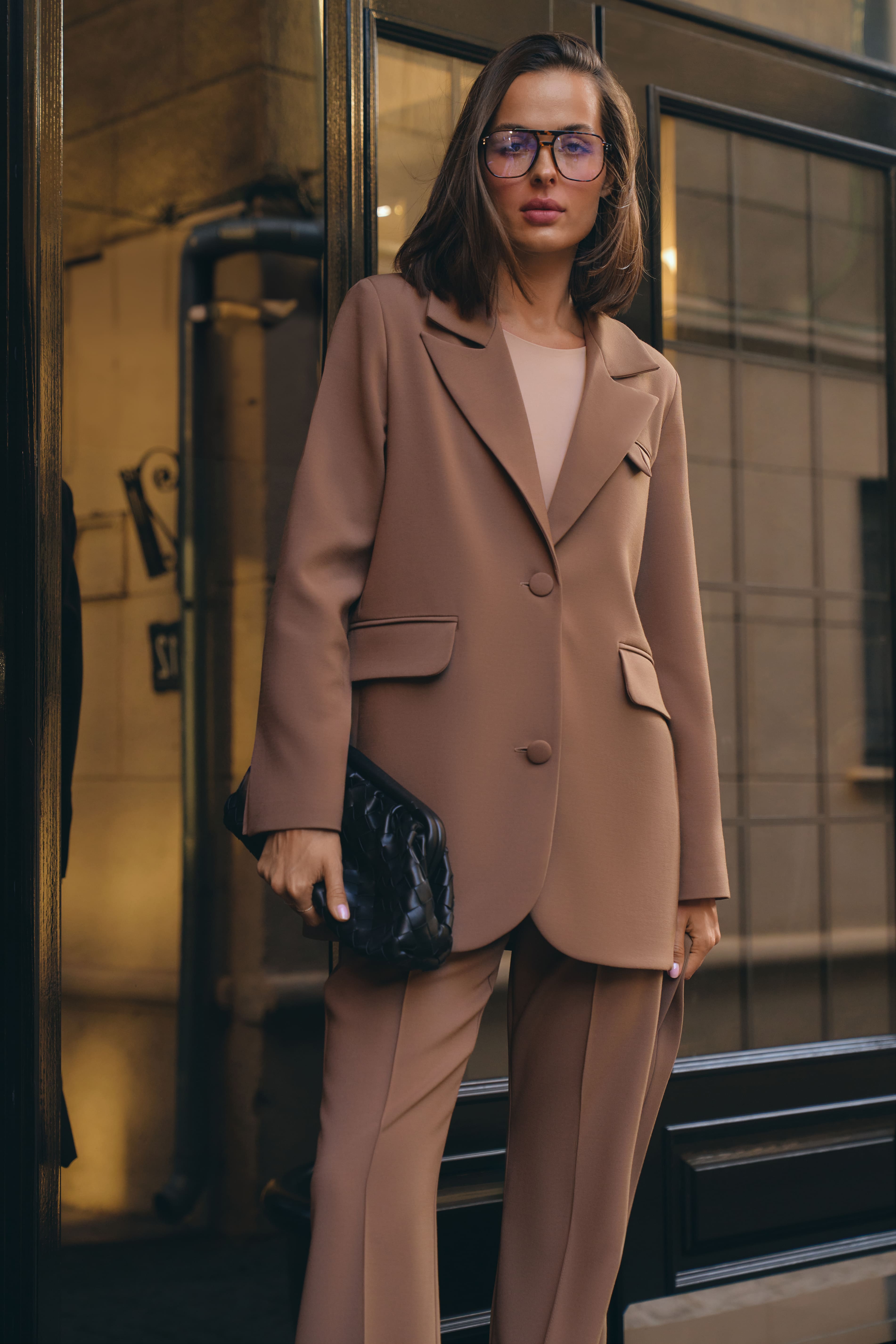 Однобортный oversize блейзер из костюмной ткани с поясом BL49708